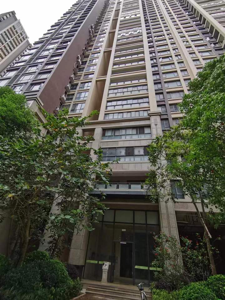 惠州司法拍卖：惠州大亚湾澳头中兴三路6号金沙世纪花园13栋二单元32层04号房
