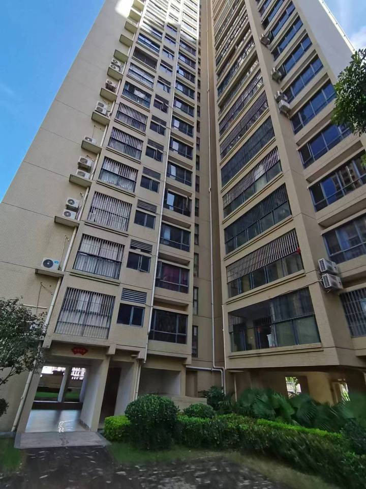 惠州司法拍卖：惠州大亚湾澳头石化大道中458号华冠花园4栋26层01号房